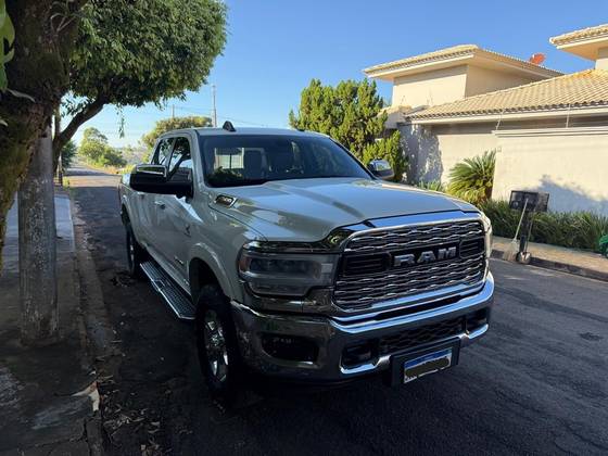 RAM 2500 6.7 I6 TURBO DIESEL LARAMIE CD 4X4 AUTOMÁTICO